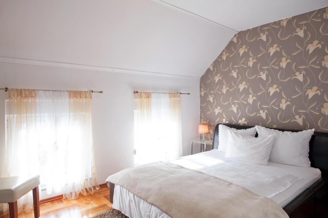 Vila Rosa Vukovar Bed & Breakfast ภายนอก รูปภาพ