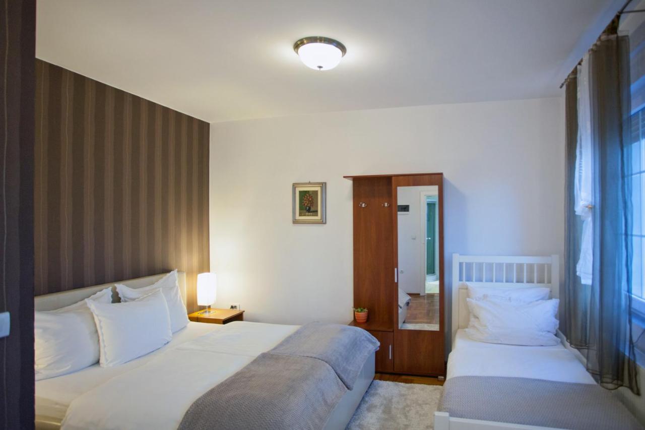 Vila Rosa Vukovar Bed & Breakfast ภายนอก รูปภาพ
